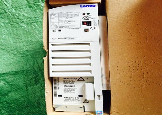 VEKTOR-FREQUENZUMRICHTER-ANTRIEB Lenze E82EV152K4C GAB 3 PHASE 400/500 VAC 50/60 Hz ein