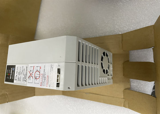 Industrielles Servo Mitsubishis fährt MR-J2M-70DU-S020 750W 0 - 360Hz