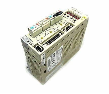SGDM-15DN Wechselstrom-Servomotorantrieb Yaskawa PUNKT Servopack 0,5 Amperes 32