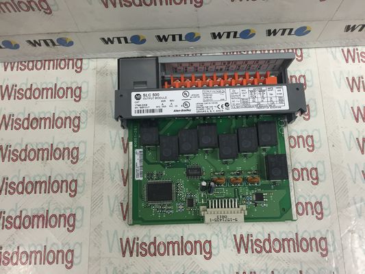 AB 8 gibt Kontakt-Ausgabemodul 1746-OX8 SLC 500 Digital aus