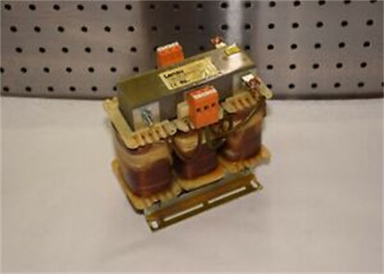 Variable MAIN Frequenzumrichter Lenze EZN3A0300H013 FILTERN FÜR SERVO-ANTRIEB 5.5KW 3X3MH +/--10%