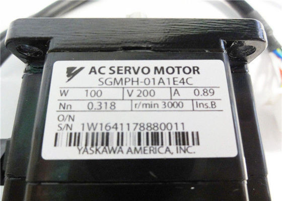 Industrieller Servomotor Yaskawa SGMPH 01A1E4C mit Sigma II der Bremsesgmph