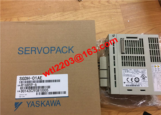 Fährt industrielles Servo 50/60HZ YASKAWA SGDH-01AE SERVOPACK nagelneu