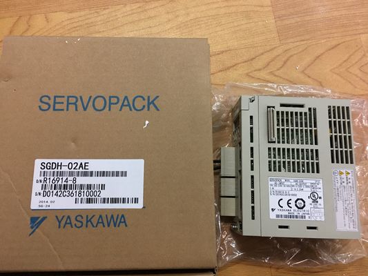 Fährt industrielles Servo 50/60HZ YASKAWA SGDH-02AE SERVOPACK nagelneu