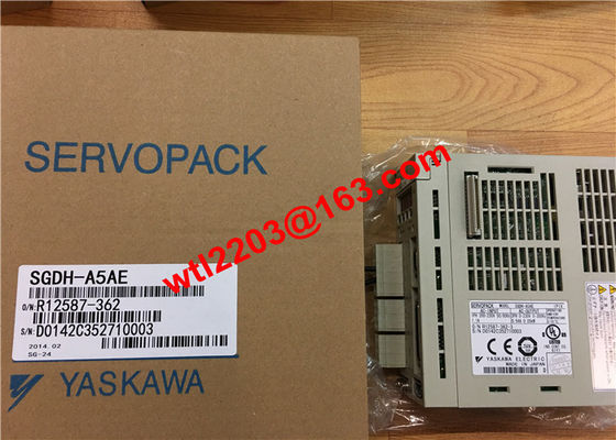 Fährt industrielles Servo 50/60HZ Japan ursprüngliches 400w YASKAWA SGDS-04A15A SERVOPACK