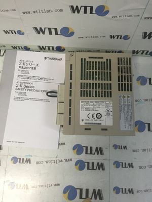 Fährt industrielles Servo 50 60HZ YASKAWA SGMD-02ADA-R SERVOPACK nagelneu