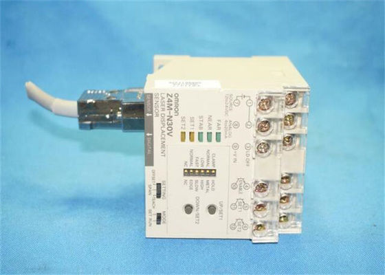 Omron Z4M-N30V-01 Laser-VERSCHIEBUNGS-SENSOR 12-24VDC programmierbarer Logik-Prüfer PLC