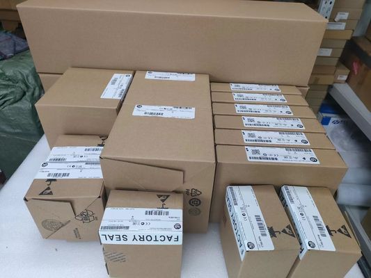 AB 1746-IV32 5 bis 95% ohne Kondensation 106 Milli-Amperes Kombination 120 Volt Wechselstrom-Input/Output