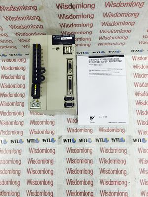 Fährt industrielles Servo 50/60HZ YASKAWA SGDS-15A12A SERVOPACK nagelneu