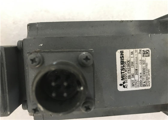 Mitsubishi HAFH33RCK 300W industrieller Wechselstromservomotor HA-FH33RCK 129V 1.9A