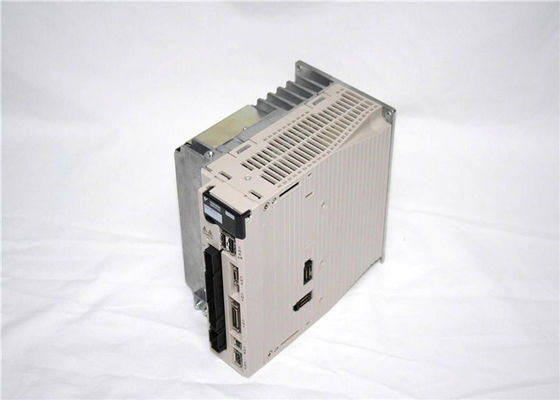 Yaskawa SGDV-3R5D11A AC 220V Servoantrieb