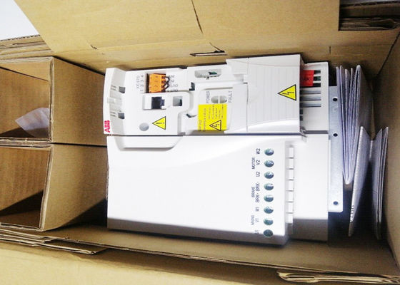 ACS355-03E-12A5-4 ABB 3AUA0000058190 ACS355 Niederspannung Wechselstrom-Antriebe
