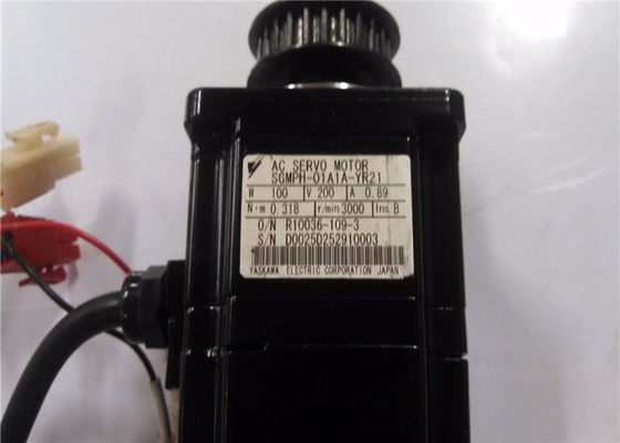 SGMP-01A312 Yaskawa 3000RPM 2048PPR 100W 200V Wechselstromsynchroner Servomotor