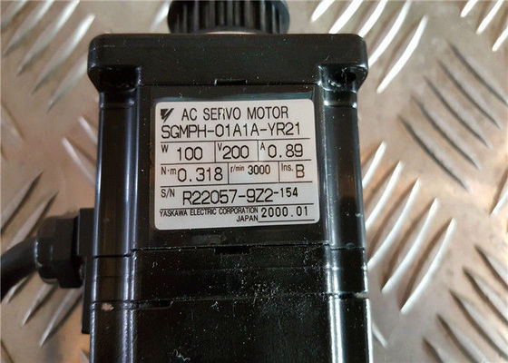 SGMP-01A312 Yaskawa 3000RPM 2048PPR 100W 200V Wechselstromsynchroner Servomotor