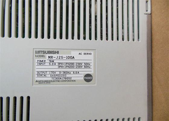 Servoservomotorantrieb MITSUBISHI-3-phasiger Wechselstroms 1KW verstärker-MR-J2S-100A NEU