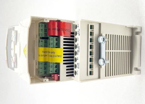 ACS355-03U-05A6-4+J400 3AUA0000078249 Maschinen Wechselstromantrieb Frequenzwandler