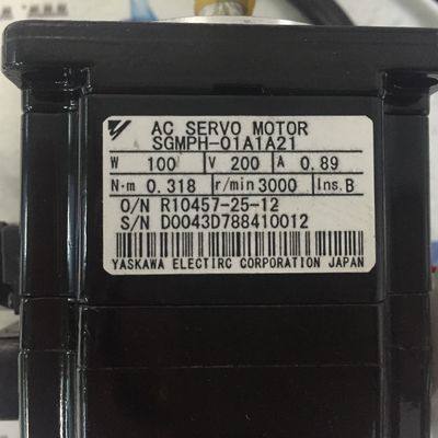 SGM-02UW14E Yaskawa 17bit Absolute Encoder SERVO MOTOR 100W 0.89A Neues in der Box