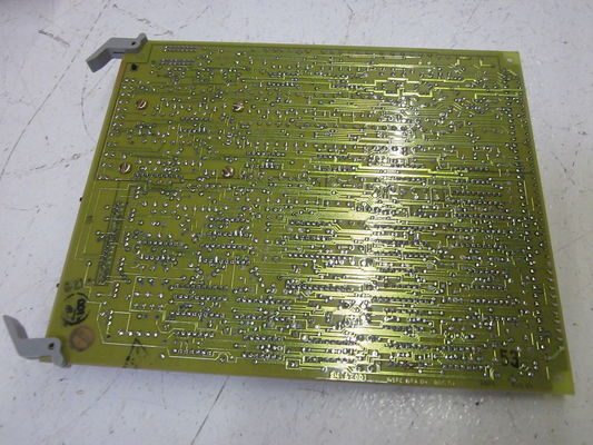 DS3800NSFC GE-Eingabe-Isolator-Board zur Montage des Boards mit Schrauben im Antriebsinterieur