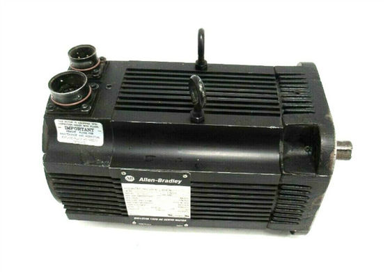 AB 1326AB-B515E-M2K5L Servomotor arbeitet