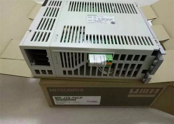 NEW Mitsubishi 750W Industrie-AC Servomotorantrieb MR-J2S-70CP Drei-Phasen-Verstärker