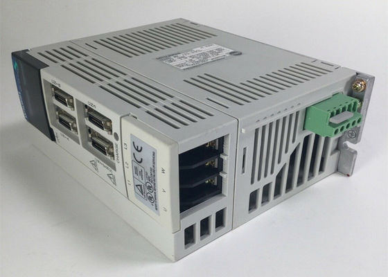 MITSUBISHI AC Servo-Antrieb MR-J2S-60CL Industrieller Servo-Verstärker Leistung 600W Eingang 3,2A NEW
