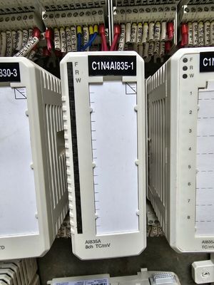 ABB AI835A 3BSE051306R1 Digitales IO-Modul für Thermoelement-/mV-Messungen