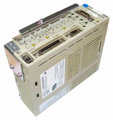 Yaskawa SGDM-01AD 1 Phase 2A 200V 100W 0,13HP SERVOPACK Wechselstromservoantrieb