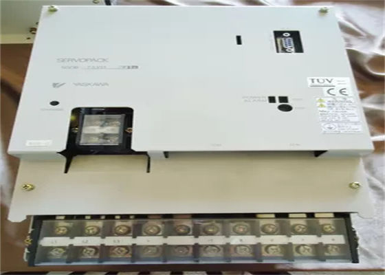 230V Yaskawa SGDB-75AD Wechselstrom-Servoverstärker Neuer in Originalpackung