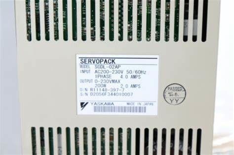 Neue Yaskawa Industrie-Servo-Antriebe SGDL-02AP 230V im Original
