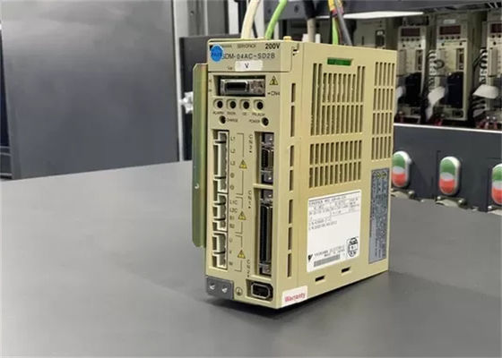 Yaskawa SGDM-04AC-SD2B Wechselstromverstärker Neuer in Original 230V