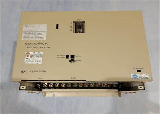 Yaskawa Neuer Wechselstrom-Servoverstärker SGDB-44ADG 230V 3 Phase In Box