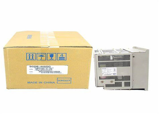 Yaskawa Neuer Wechselstrom-Servoverstärker SGDB-44ADG 230V 3 Phase In Box