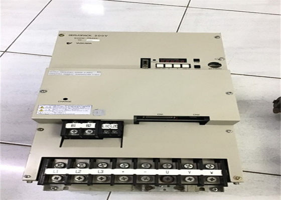 Yaskawa SGDM-1AADA-A Wechselstrom-Servo-Antriebe brandneu in Original-Box