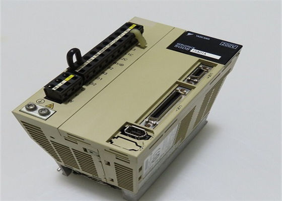 Yaskawa Brandneuer SGDS-15A01A Wechselstrom-Servoverstärker in Original-Box