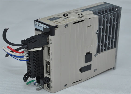 Yaskawa SGDV-1R6A15A Wechselstrom-Servo-Verstärker 200W brandneu in der Box