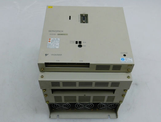 Yaskawa SGDB-44ADG-P 200-230 V Wechselstrom Eingang 3 Phasen Eingang/Ausgang 4,4 kW (5,90 PS) Ausgang