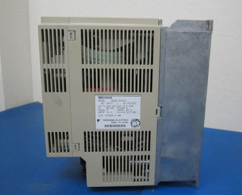 Yaskawa SGDB-30ADG-P Antriebe-AC-Servo wird zur Reparatur unterstützt 200V 3PHASE 3KW DIGITAL