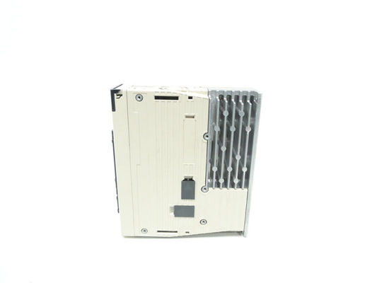 Marke Yaskawa SGDV-R70A21A Wechselstrom-Servoverstärker 0,05kw Ausgang Neues