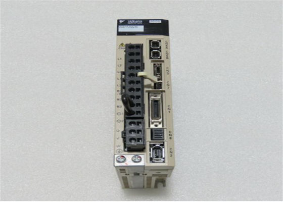Yaskawa SGDV-R70F21A 230V Wechselstrom-Servoverstärker Neu in der Box