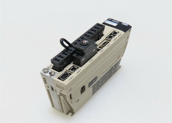 SGDV-R90A21A Brandneuer 220V Wechselstrom-Servoverstärker in Original-Box