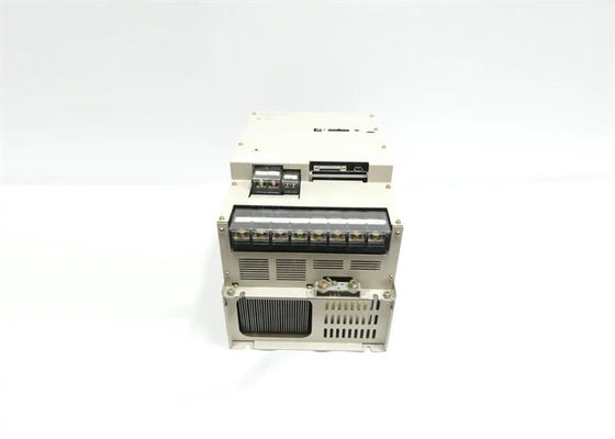 SGDH-1AAE Servo-Antriebe Yaskawa Neu in Original-Box 230V
