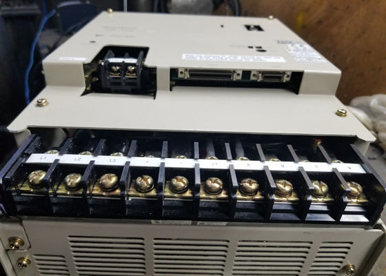 Yaskawa Industrial SGDB-60AD Servo-Antriebe Neu, brandneu in der Box