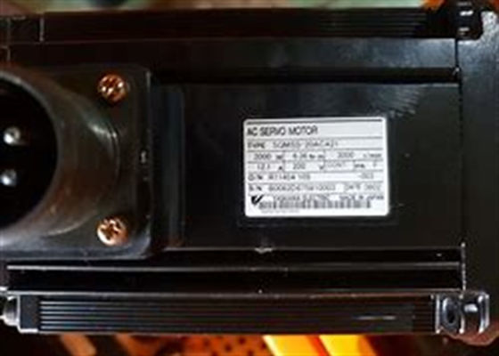 Yaskawa SGMSS-20ACA21 Servomotor brandneu in Originalkästchen 220V