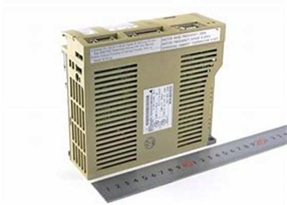 Yaskawa SGDA-A5BS Servo-Antriebe brandneu in Original-Box 115V