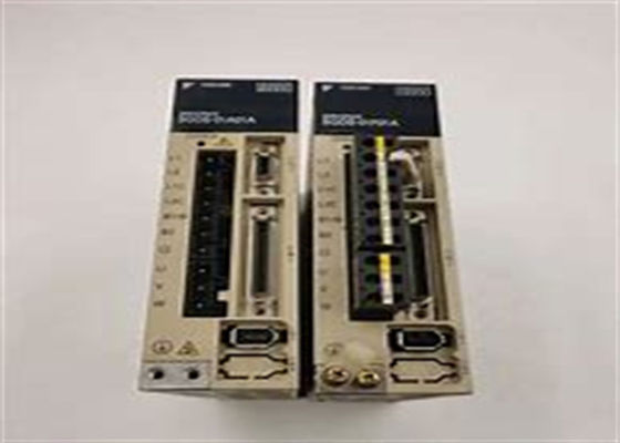 Yaskawa SGDS-01F01A Brandneue Wechselstrom-Servo-Antriebe in Original-Box