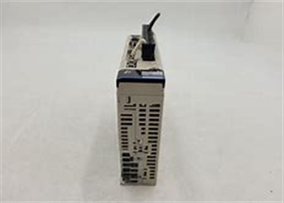 Yaskawa 750W Wechselstrom-Servo-Antriebe SGD7S-1R6A20A Neue im Original-Box