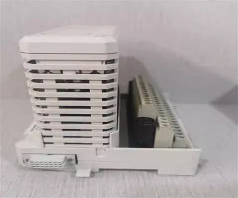 ABB AO895 3BSC690087R1 Analog-Ausgang Neues und günstiges digitales Verstärkermodul