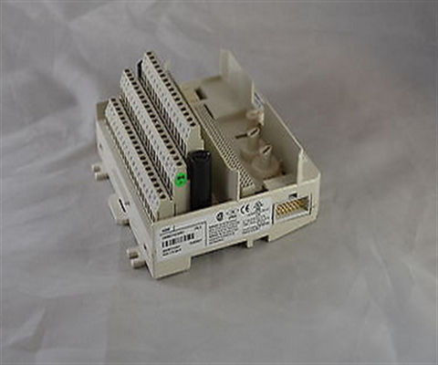 3BSE013234R1 ABB TU830V1 PLC Erweiterte Modul-Endungseinheit ABB Advant 800xA
