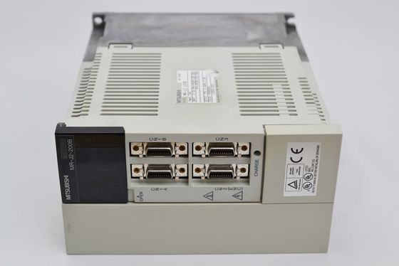 2.0kw MITSUBISHI MR-J2-200B Industrieller Servoantrieb Drei-Phasen-AC200V SSCNET-Typen-Schnittstelle