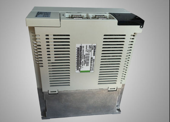 Mitsubishi MELDAS 3-Phasen-Servo-Motor-Treiber MDS-D-SVJ3-07NA Industrielle Wechselstrom-Servo-Antriebseinheit